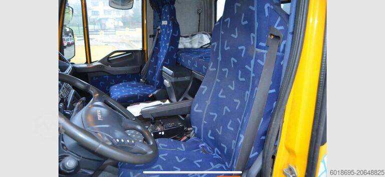 Billenőplatós rakodó, tartalmazza a felépítményt Iveco AT380T45