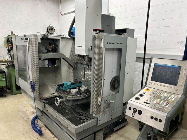 Universellt bearbetningscentrum Deckel Maho DMU 50T