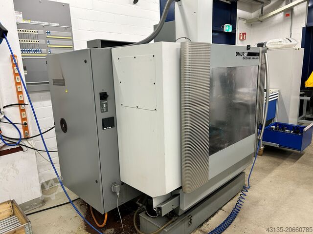 Universellt bearbetningscentrum Deckel Maho DMU 50T