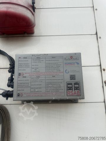 Auflieger mit Pritsche & Plane SCHMITZ CARGOBULL SCB S3T Mega Hubdach Edscha Liftachse