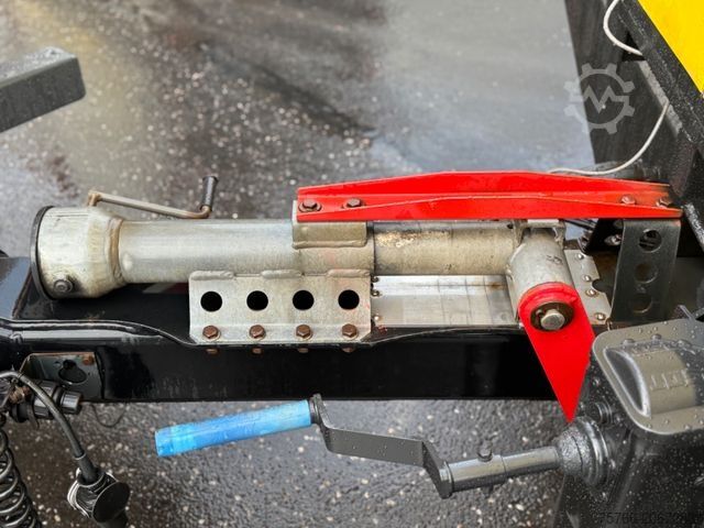 Beverage trailer DINKEL Hochgekuppelt / Türen / 12 PAL