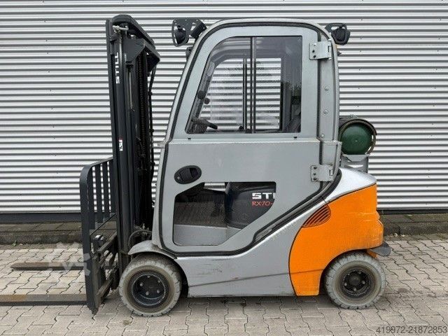 LPG gaffeltrucks Still RX70-20T Drive-In