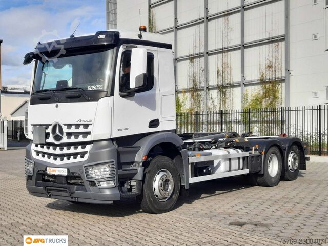 Hákový nosič kontejnerů MERCEDES-BENZ 2542 L 6X2 AROCS Meiller 21.65 Lenkachse