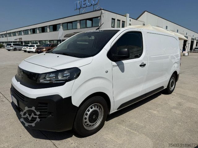 Skåpbil Opel VIVARO 2.0 145CV L2H1