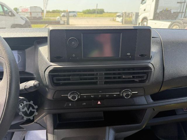 Skåpbil Opel VIVARO 2.0 145CV L2H1