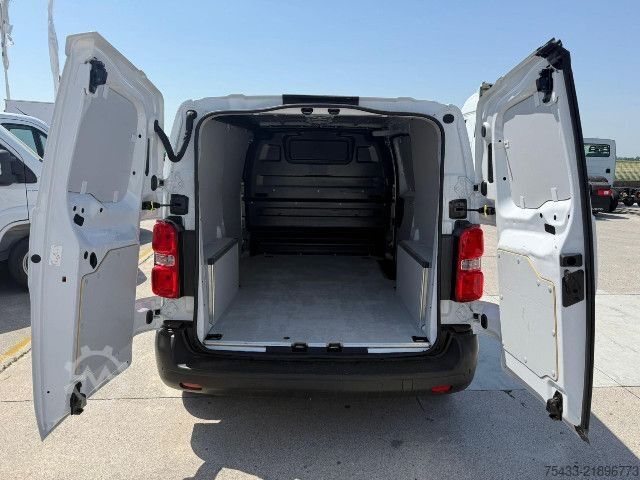 Skåpbil Opel VIVARO 2.0 145CV L2H1