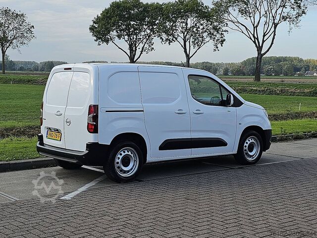 OPEL COMBO 1.5 otomatik vites, klima, navigasyon, park sensörü, yan kapı OPEL COMBO 1.5 automaat, airco, navi, pdc, zijdeur