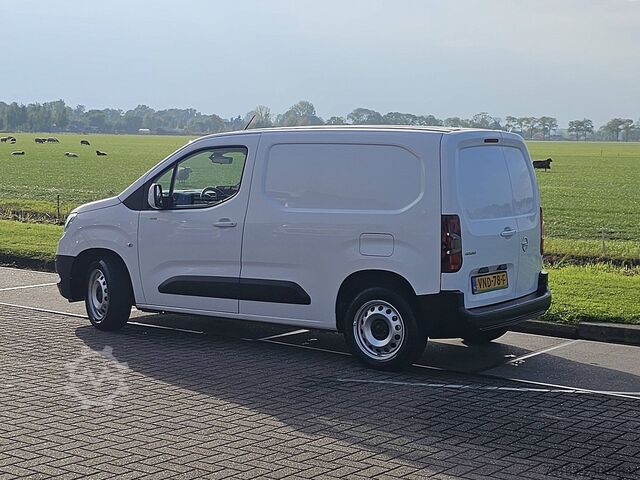 OPEL COMBO 1.5 otomatik vites, klima, navigasyon, park sensörü, yan kapı OPEL COMBO 1.5 automaat, airco, navi, pdc, zijdeur