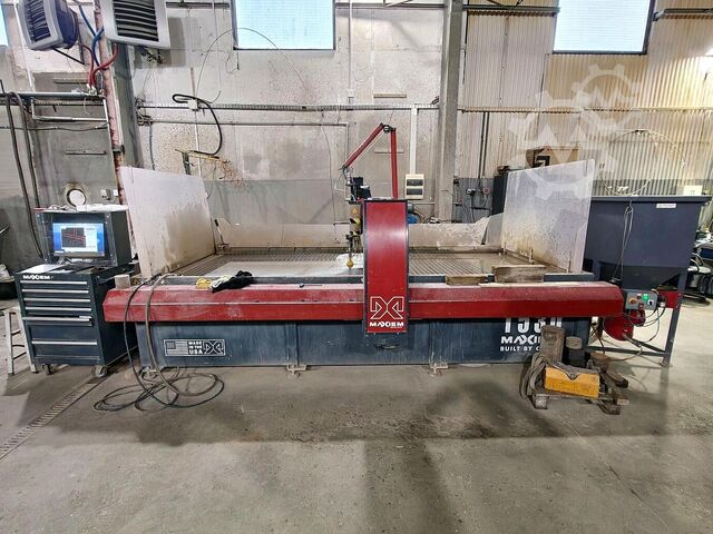 Máquina de corte por chorro de agua Omax Maxiem 1530