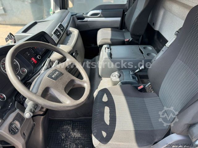 Italautó italáruszállító MAN TGM 22.250 Getränkewagen mit Ladebordwand Euro6