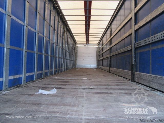 Otvorena poluprikolica sa ceradom Schmitz Cargobull Curtainsider Standard Getränke