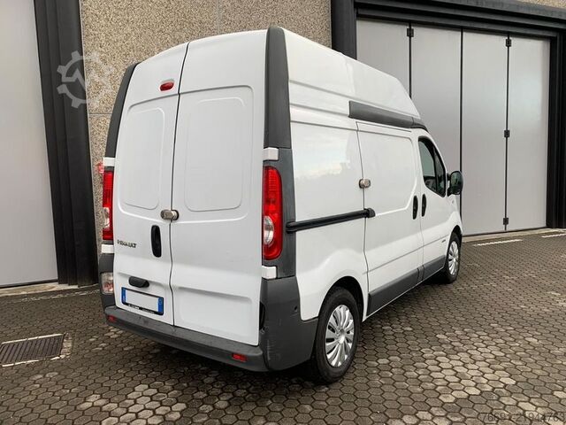 Dubă cu acoperiș înalt Renault Trafic T29 Van L1H2   Tetto Alto
