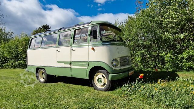 Minibus MERCEDES-BENZ Vorgänger Sprinter O 319 Samba mit Faltdach AC