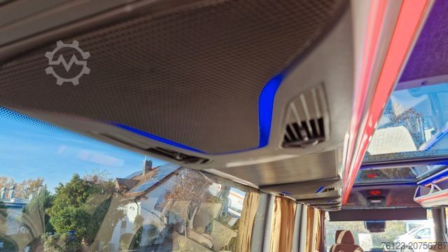 Minibus MERCEDES-BENZ 519 und 517 Glasdach XXL 20 Sitze Stock