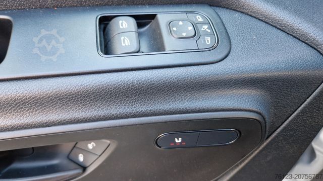 Minibus MERCEDES-BENZ 519 und 517 Glasdach XXL 20 Sitze Stock