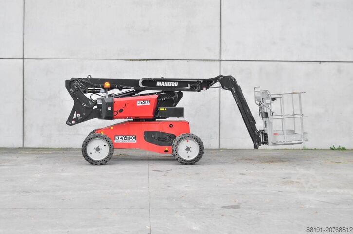 Plate-forme de travail télescopique articulée Manitou ManGo 12