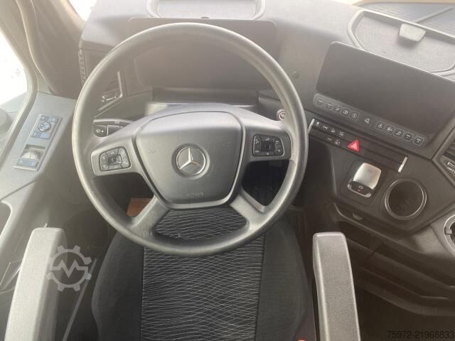 Standardowy ciągnik siodłowy  Actros 1845 LS nRL Low Liner
