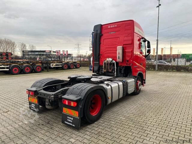 Hazardous substances Volvo FH Globetrotter 4x2 ADR (EXII, EXIII, FL, AT) E...