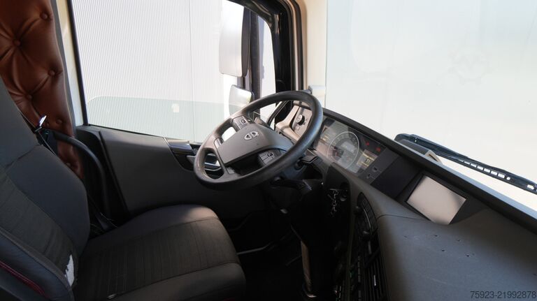 Standart-SZM Volvo FH 460 6x2 tractor unit