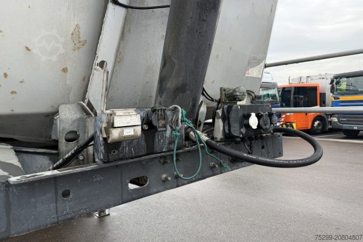 Tiptrailer Schwarzmüller SPA 3/E Kipper / Swiss-Vehicle