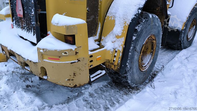 Kerekes rakodó Caterpillar IT62H