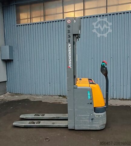 Raklapos targoncák Jungheinrich EJC 214