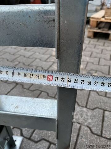 Standaards Rollenbaanstandaards Rollenbaan Gesamtbreite: 275 mm/ Höhe min: 660 mm/ max. 900 mm