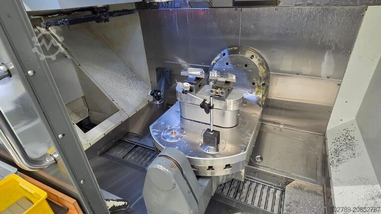 Vertical machining center Haas UMC-750SS