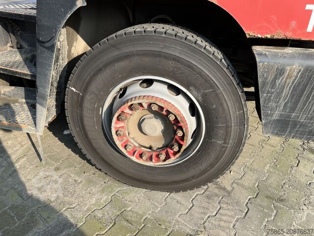 Estándar-SZM Terberg YT 182 / Terminal Tractor / Airco / Cummins