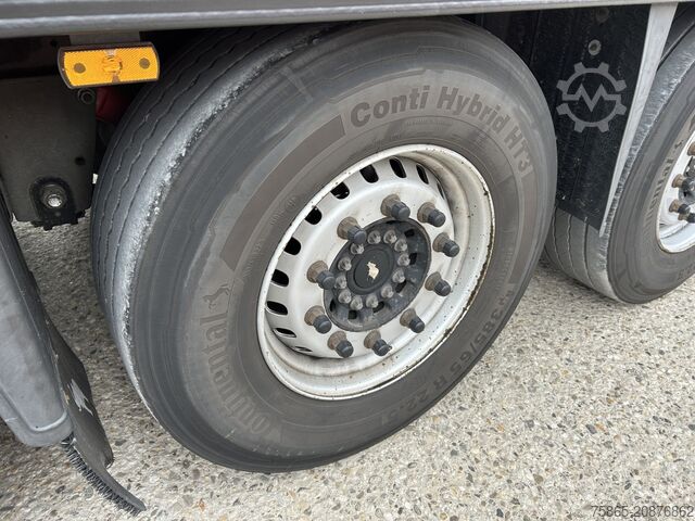 Koffer Schmitz Cargobull SCB S3B / Box Trailer / 2x Liftas / APK TUV 10-26