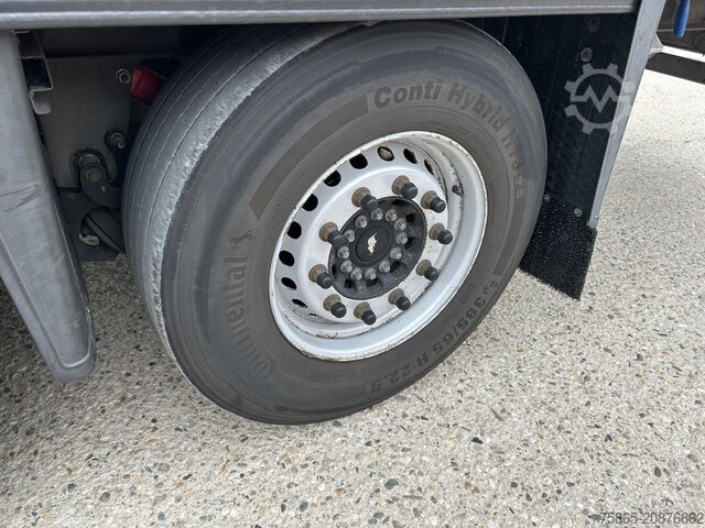 Koffer Schmitz Cargobull SCB S3B / Box Trailer / 2x Liftas / APK TUV 10-26