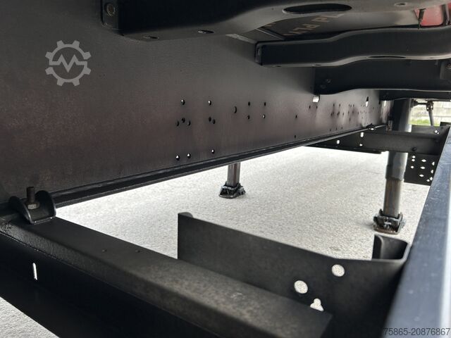 Koffer Schmitz Cargobull SCB S3B / Box Trailer / 2x Liftaxle / APK TUV 0...