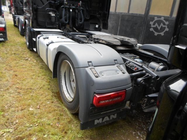 Nagy térfogatú nyergesvontató MAN TGX 18.510 XXL