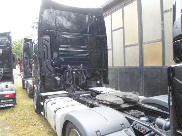 Nagy térfogatú nyergesvontató MAN TGX 18.510 XXL
