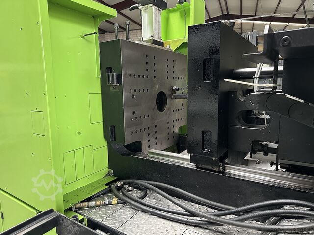 Injection molding machine Engel 200/80 Tech CC200 m. Geiger Robot