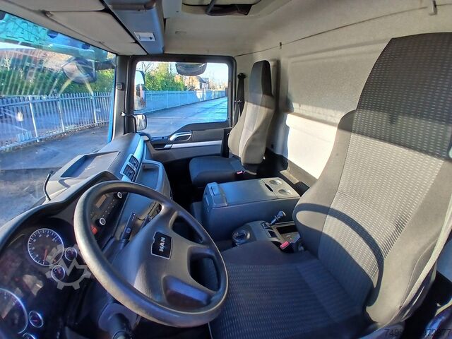 Anhänger + Ladebordwand MAN TGL 12180 