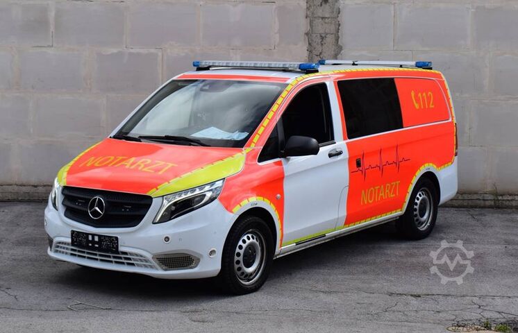 Ambulans Mercedes-Benz Vito 4x4 Notarzt Einsatzfahrzeug NEF