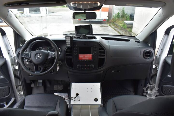 Ambulans Mercedes-Benz Vito 4x4 Notarzt Einsatzfahrzeug NEF