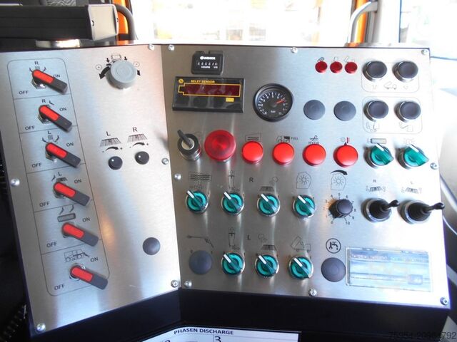 Spazzatrice stradale Mercedes-Benz Atego 1324 LKO 4x2 / Themis SHY7BD