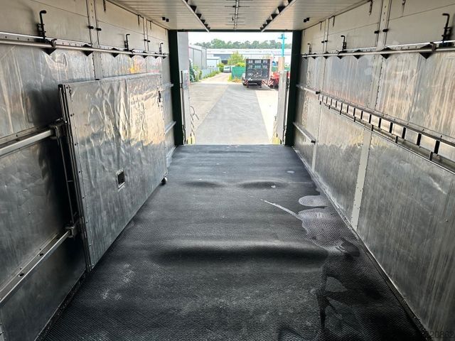 Camion pentru transport bovine SCANIA P410 4x2LL HFR 1.Stock Viehzug/NAVI/KLIMA/ALU