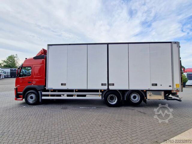 Koffer Volvo FM 370 Globetrotter 6x2*4 - Box with sidedoors ...