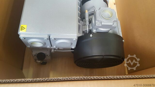 Rotary vane vacuum pump Busch R5 RA 0063 F