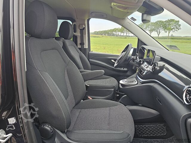 Passenger transportation MERCEDES-BENZ EQV 300 L3 XL 8-Pers Mbux