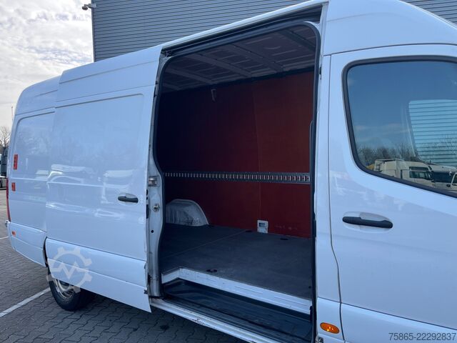 Bestelwagen Mercedes-Benz Sprinter 319 1.9 CDI / L4 H2 / RWD / Navi / APK...