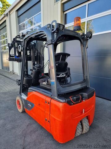 Viljuškar Linde E 16 L mit sehr guter Ausstattung!