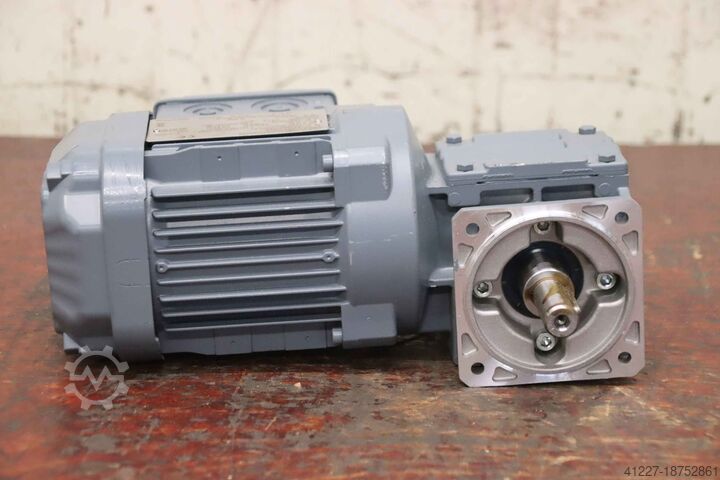 Silnik przekładniowy 0,12 kW 23 obr./min SEW-Eurodrive WF10 DRN63MS4