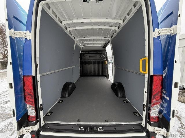 Furgon blaszak IVECO 35S14E V LED / AHK / ACC