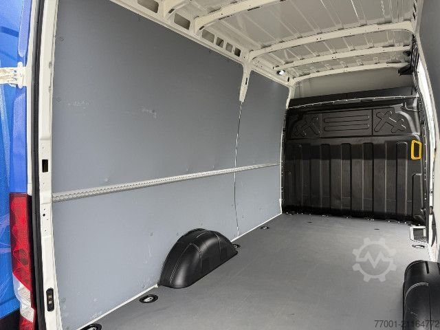 Furgon blaszak IVECO 35S14E V LED / AHK / ACC