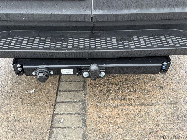 Furgon blaszak IVECO 35S14E V LED / AHK / ACC