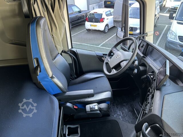 Standard-SZM Volvo FH 460 Globetrotter / Retarder / 349 dkm / 2 Ta...